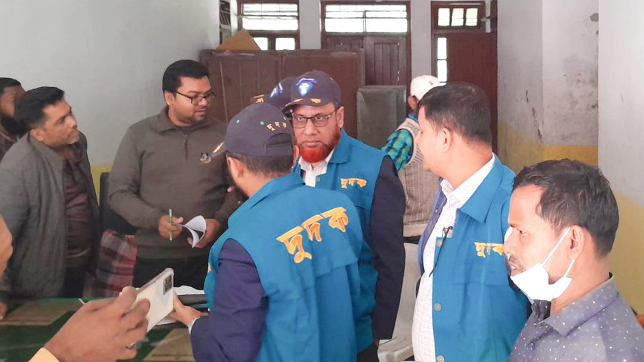 মাগুরা ২৫০ শয্যা সদর হাসপাতালে দুদকের অভিযান