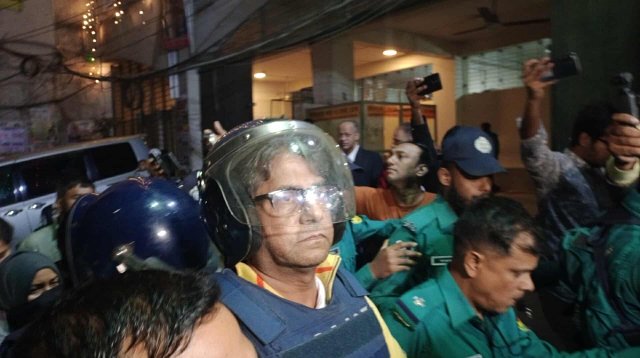 আনিস আলমগীরকে গ্রেফতার, মতপ্রকাশের স্বাধীনতায় হস্তক্ষেপ: সুশীল সমাজের উদ্বেগ