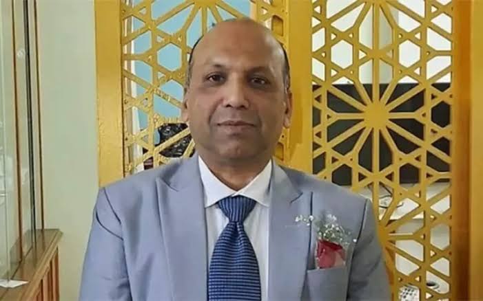 নতুন গভর্নর হিসেবে দায়িত্ব নিলেন মোস্তাকুর রহমান