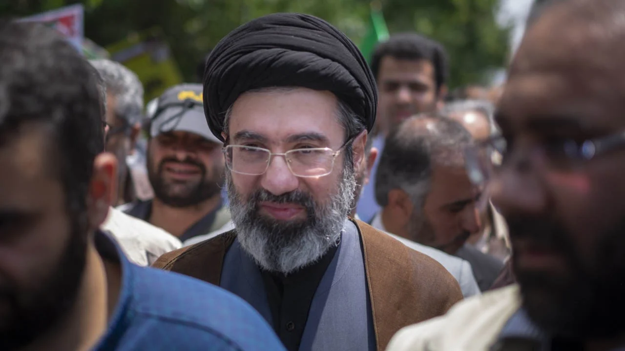 ইরানের নতুন সর্বোচ্চ নেতা আয়াতুল্লাহ খামেনির ছেলে মোজতবা খামেনি