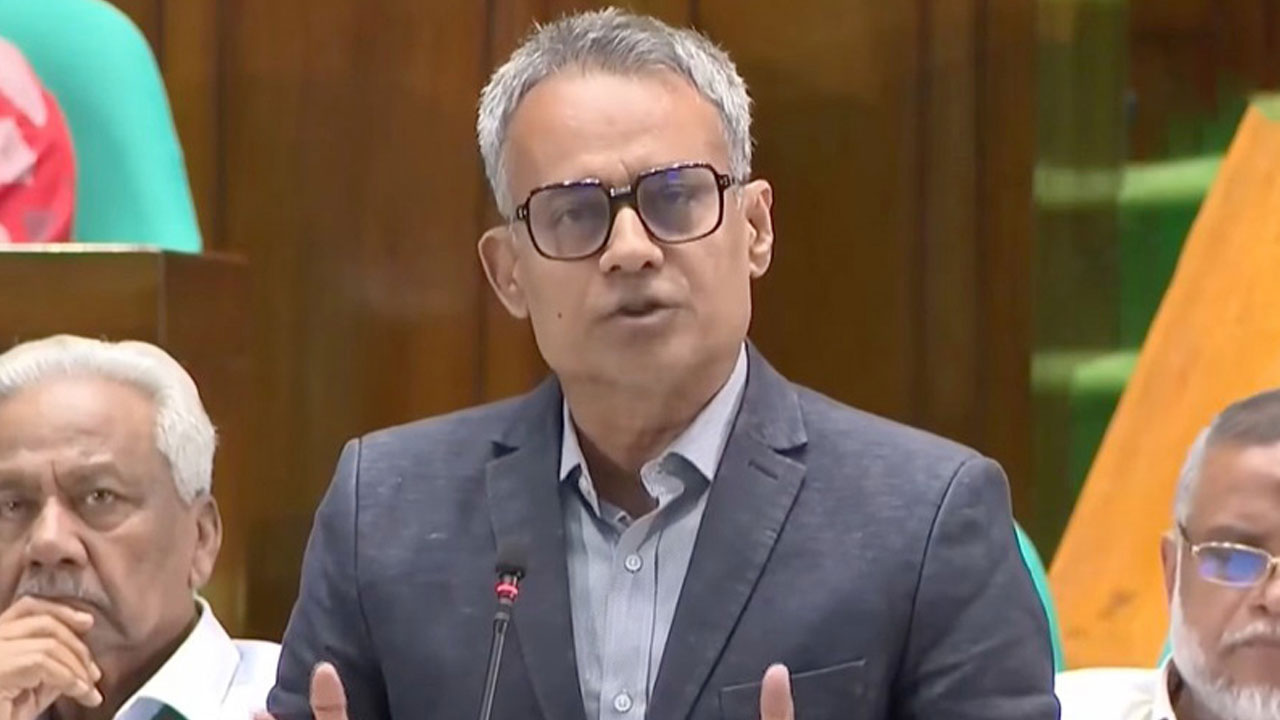 200 New Coaches to Increase Train Services: Railway Minister