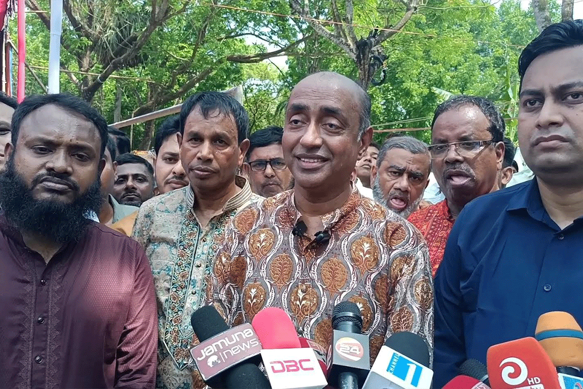 &lsquo;কৃষক কার্ড&rsquo; বিতরণে রাজনৈতিক বিবেচনা বা অনিয়মের সুযোগ নেই: আইনমন্ত্রী