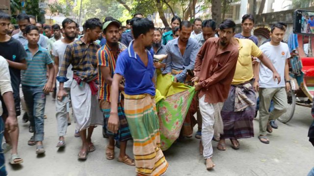 মোহাম্মদপুরে বাসে আগুন দিয়ে পালাতে গিয়ে একজনের মৃত্যু