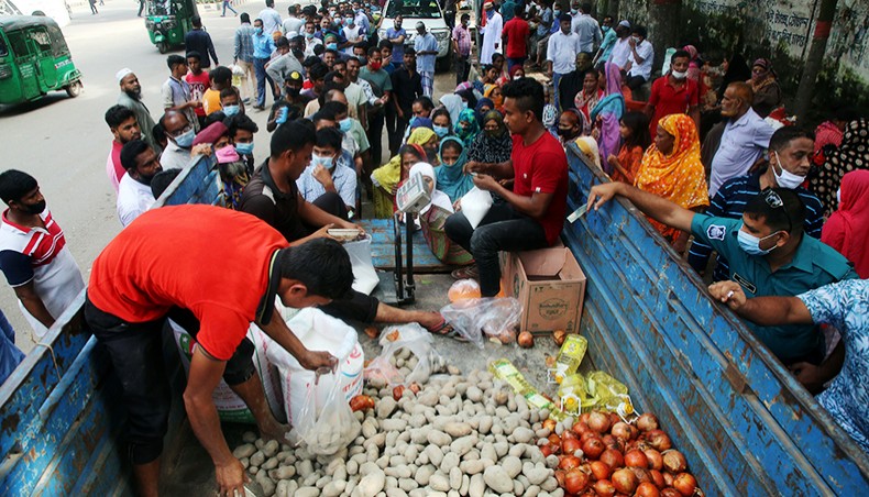 TCB starts selling potato at Tk 25 a kg through OMS