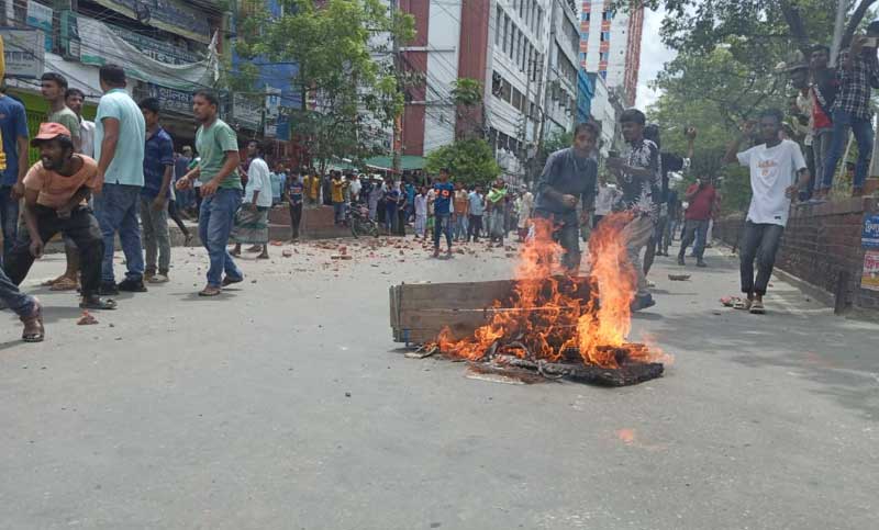 One killed, 20 hurt as BNP men clash with police in Narayanganj