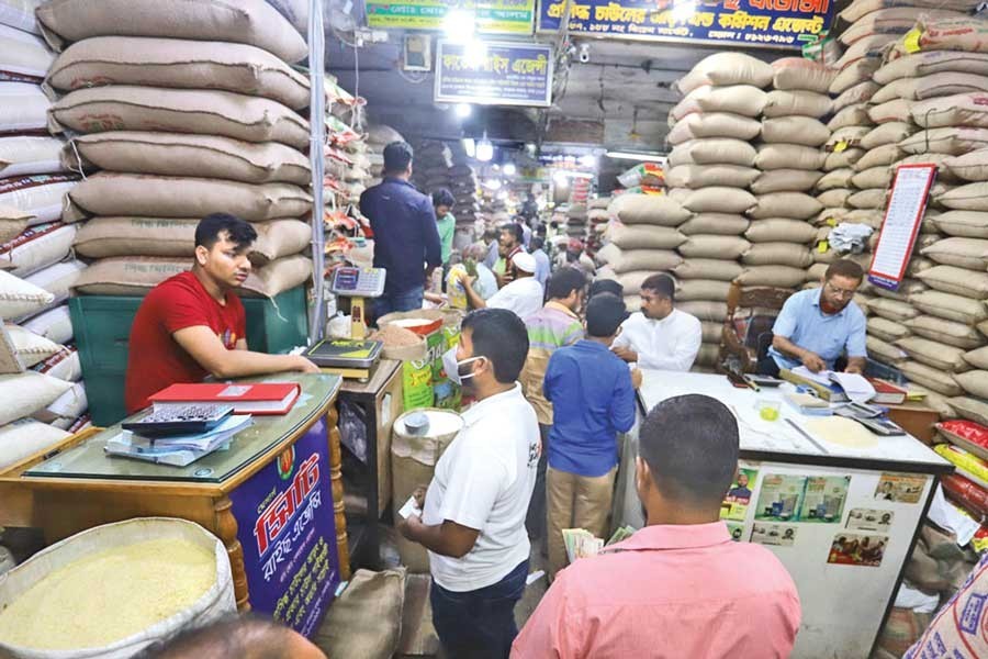Raid at rice shops in Karwan Bazar kitchen market