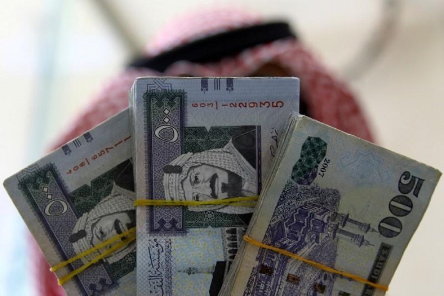 Saudi foreign reserves fall at fastest in at least two decades