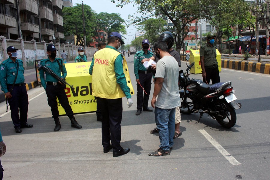 Shop owners, vehicles fined for breaking social distancing measures
