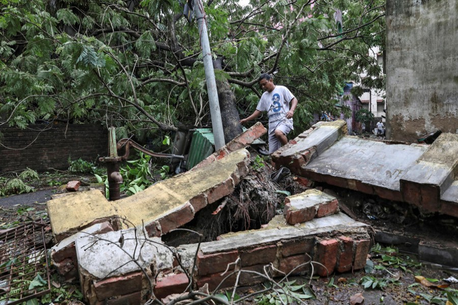 'Amphan' kills 16 in Bangladesh, India leaving trail of destruction