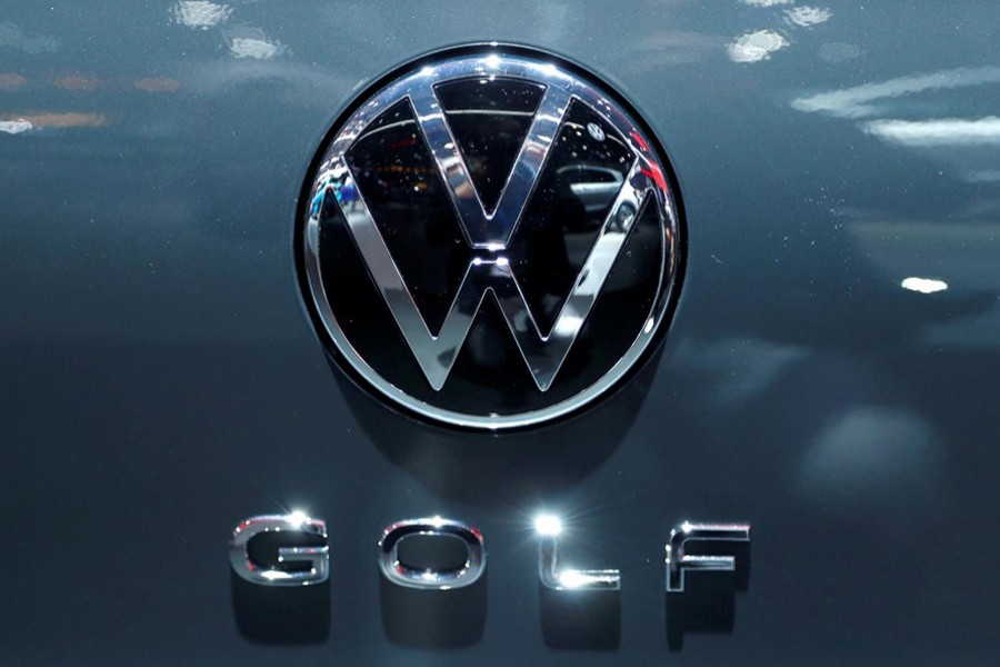 Volkswagen admits car ad racist, apologises