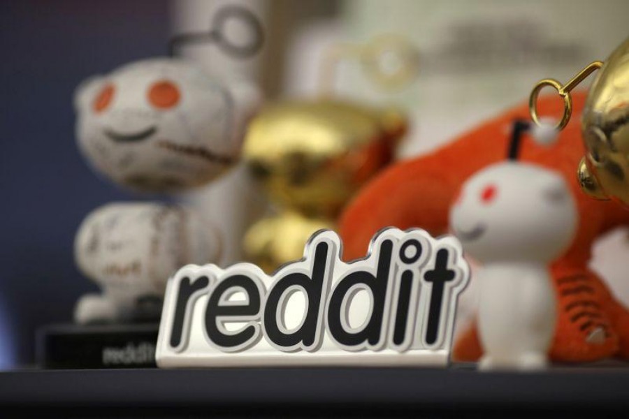 Reddit bans 'The_Donald' forum amid broad social media crackdown