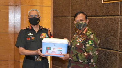 Indian army chief meets his Bangladeshi counterpart, hands over 1 lakh doses of Covid vaccine