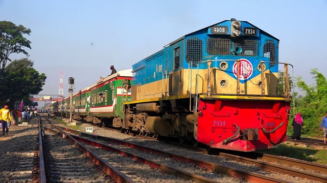 Railway to buy 70 locomotives from S Korea