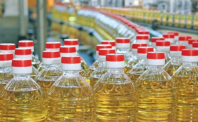 India imposes import ban on edible oil