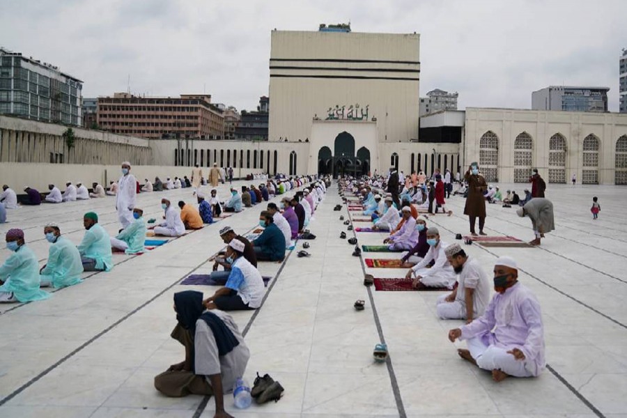 Main Eid jamaats held at Baitul Mukarram