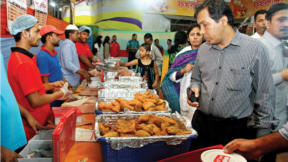 Restaurants in city may sell Iftar items from Tuesday