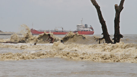 High tides bust embankments in Barguna flooding 20 villages