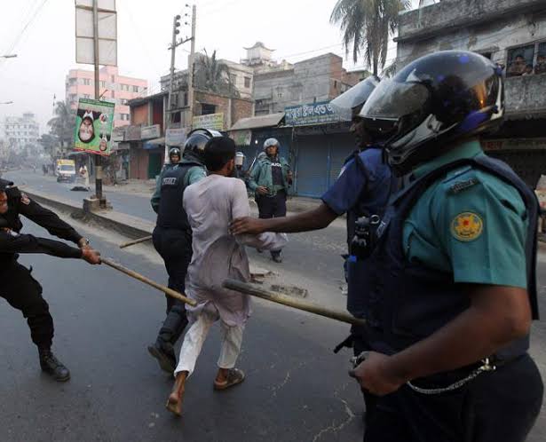 Cops tough on ensuring public stays home