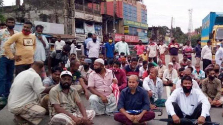 Khulna residents and transportation workers protest for food relief