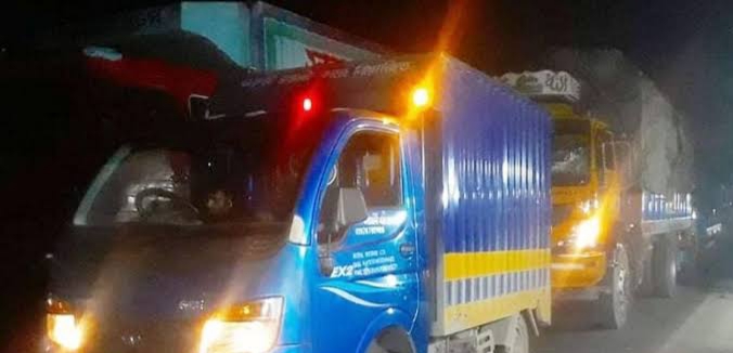 মধ্যরাত থেকে দৌলতদিয়ায় ফেরি বন্ধ