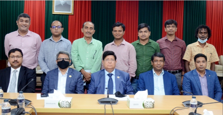 Momen urges media to uphold national interests in exercising freedom