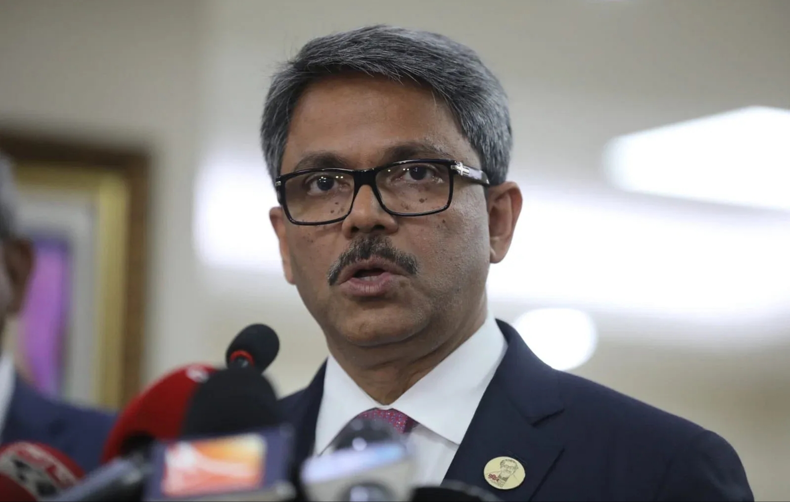 'Nothing to lose' from visa restrictions: Shahriar Alam