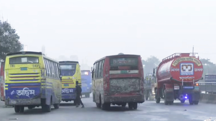 অবরোধের দ্বিতীয় দিনে রাস্তায় যান চলাচল বেড়েছে