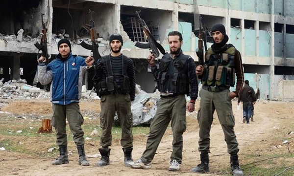 Syrian rebel froup 'Faylaq Al-Rahman' captures strategic point from 'Jaysh Al-Islam' in rural Damascus
