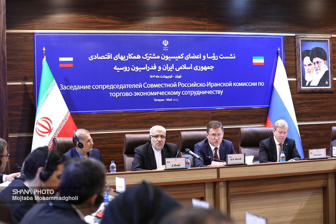 Iran, Russia sign 10 oil cooperation deals