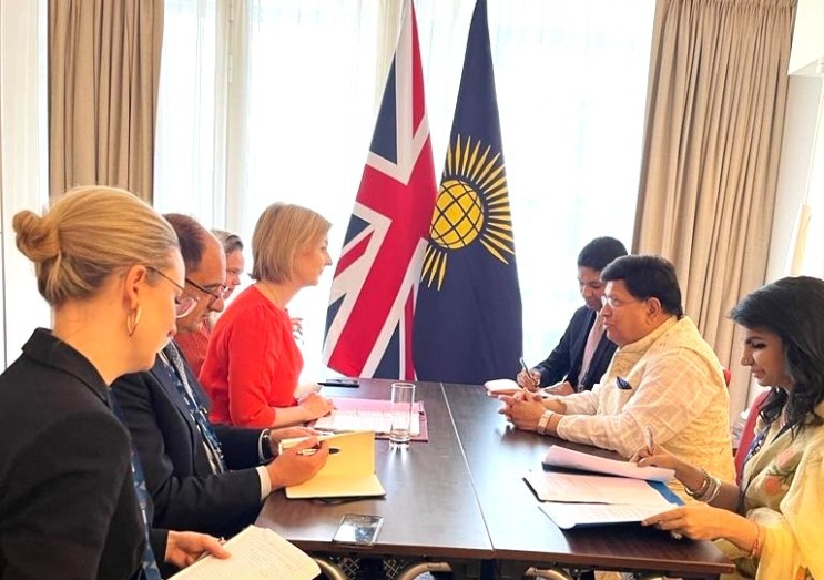 Dhaka requests London for resettlement of one lakh Rohingyas