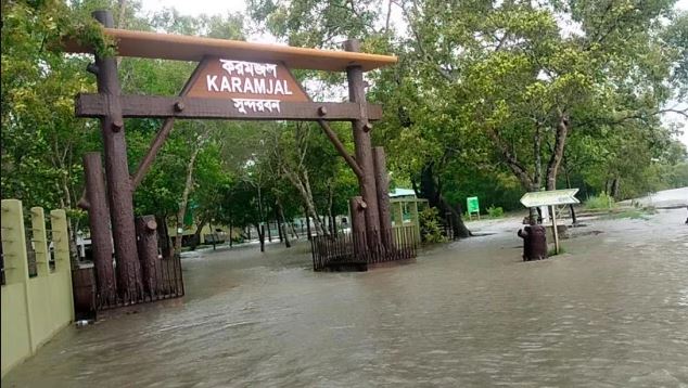 জলোচ্ছ্বাসে ডুবে গেছে সুন্দরবন