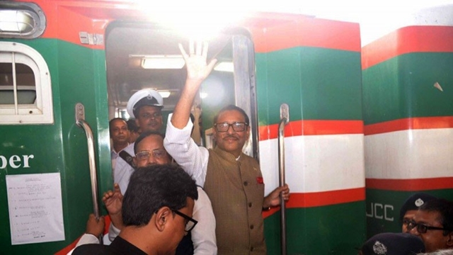 AL's train trip for election campaign begins