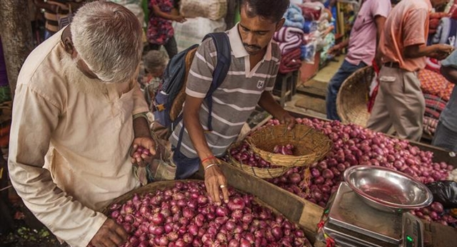 Onion prices witness downward trend