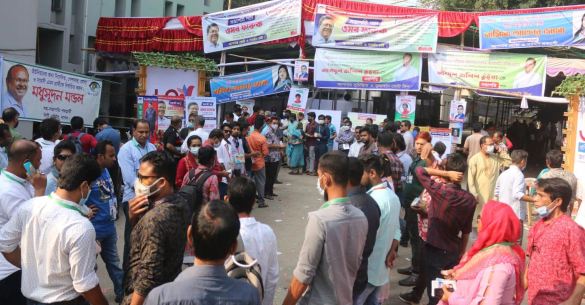  উৎসবমূখর পরিবেশে চলছে বিএফইউজের নির্বাচন
