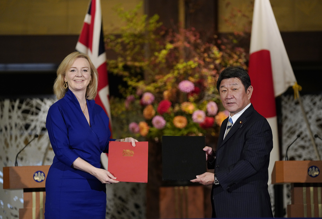 Britain seals first major post-Brexit trade deal with Japan