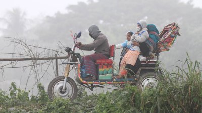 তাপমাত্রা বাড়লেও কমছে না শীতের দাপট