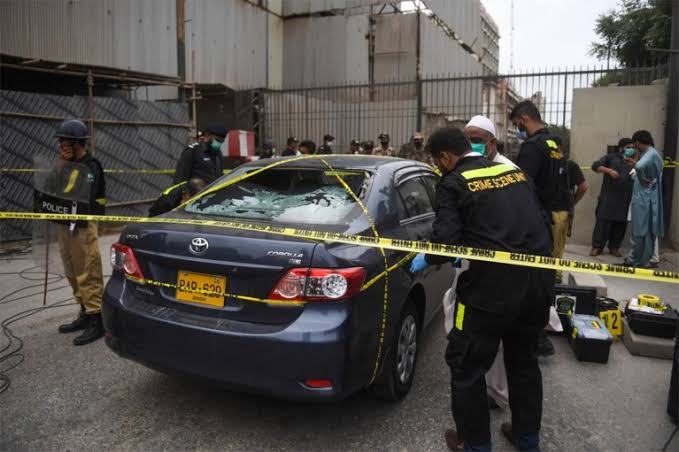 Gunmen attack Pakistani stock exchange, seven killed