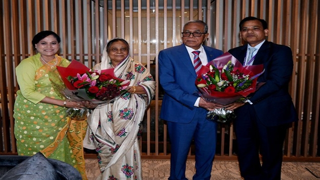 President reaches London for health checkup