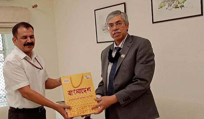 Dhaka for smooth export, import of goods thru land ports