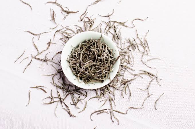 BD auctions white tea for first time