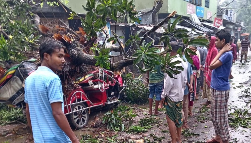 Nor’wester leaves Bagerhat without power, 1 dead