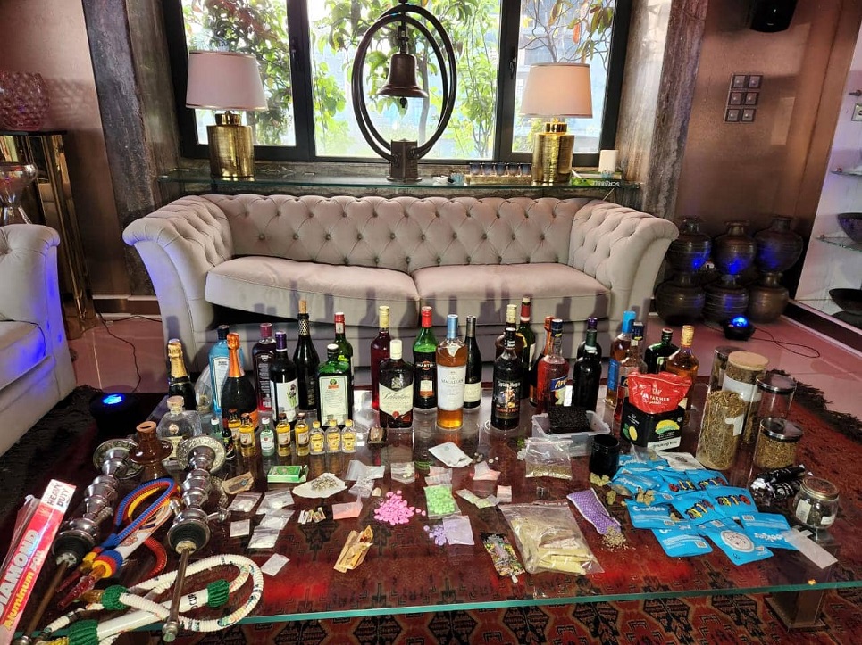 Huge quantity of foreign liquor recovered from luxurious flat in city