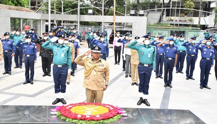 Newly appointed IGP Benazir Ahmed pays tribute to Bangabandhu