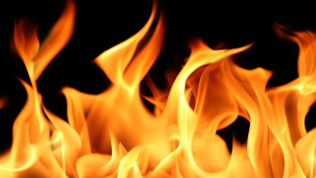 Building catches fire in Dhaka, 3 injured