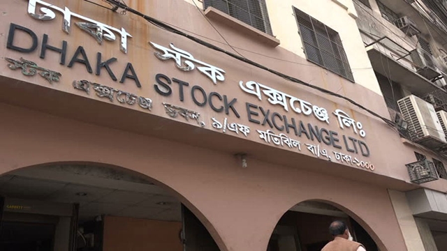 DSEX dips below 5,000-mark as sale pressure mounted