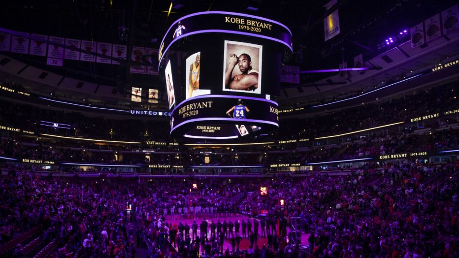 'Kobe, Kobe, Kobe;' All-Star Game crowd pays tribute to fallen star