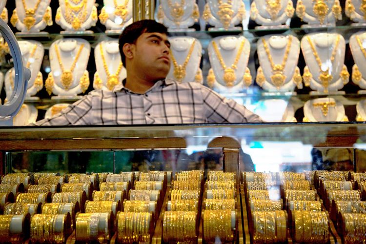 Gold prices rise again by Tk1,166 per bhori