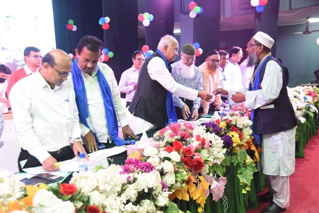 আইইবি হতে আজীবন সম্মাননা পেলেন প্রকৌশলী ড. লৎফর রহমান