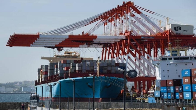 Japan sets lower GDP target due to weaker exports