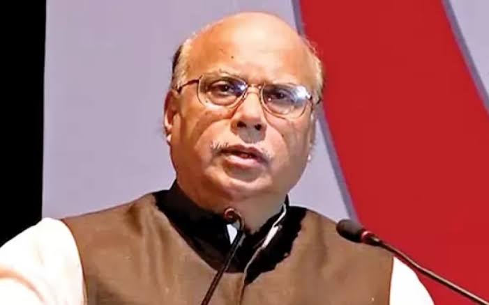 Ex-health minister Nasim undergoes successful surgery after stroke